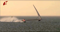 ポール・ラーセンが乗るヴェスタス２型セーリングロケットが、セーリングの世界速度記録（65.45ノット）を樹立したときの映像