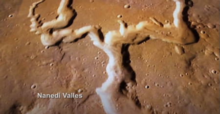ナネディ峡谷：「谷の起源はいまだ不明」