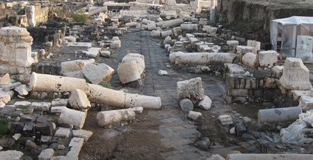 Scythopolis (Beit She'an) は 749 年の地震で破壊された都市の 1 つだった