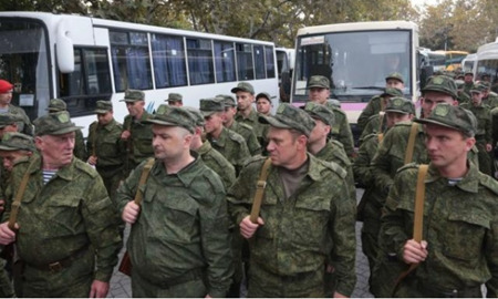 なぜウクライナ兵はロシア軍に入隊するのか？